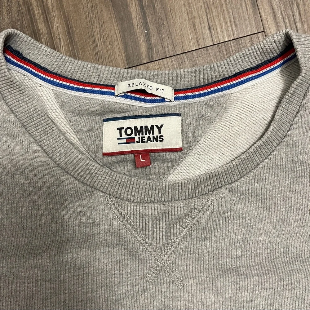 Tommy Hilfiger Light Gray Crewneck Sweater